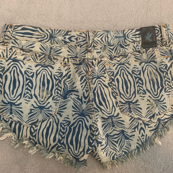 One Teaspoon denim cutoffs - Picture 2 of 2